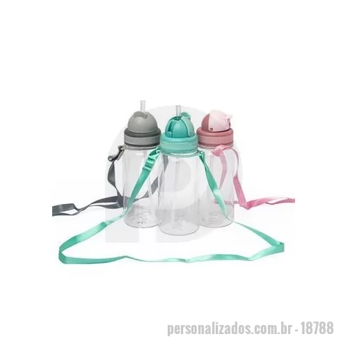 Squeeze plástico personalizado - Hidratação segura, saudável e prática. Com 420 ml de capacidade, nosso squeeze plástico vem com uma tampa protetora que protege o canudo de bactérias e germes. Um simples movimento é suficiente para acessar o canudo de silicone. Além disso, a alça é 