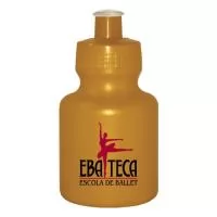 Squeeze de PE resistente e flexível, tampa rosqueável em PP e bico em PVC cristal. Acabamento e vedação impecável. Capacidade de 300 mL