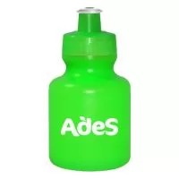 Squeeze de PE resistente e flexível, tampa rosqueável em PP e bico em PVC cristal. Acabamento e vedação impecável. Capacidade de 300 mL