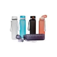 Garrafa plástica de 1 litro com tampa de acionamento automático e trava de segurança. Acompanha cordão de nylon.