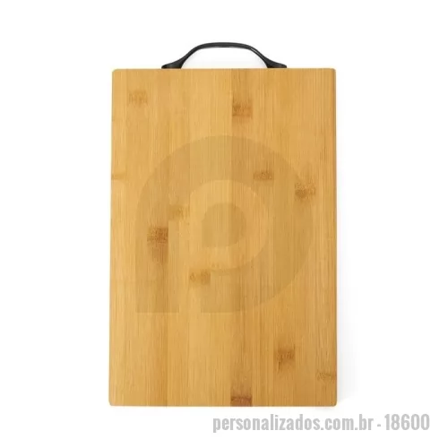 Tábua para carne de madeira personalizada - Tábua para carne de madeira Personalizada - 18600 - Tábua de corte com alça plástica.  Largura :  19,4 cm  Espessura :  1,7 cm  Comprimento :  30 cm  Medidas aproximadas para gravação (CxL):  19 cm x 29 cm  Peso aproximado (g):  622 - 176706 - Tábua para carne de madeira