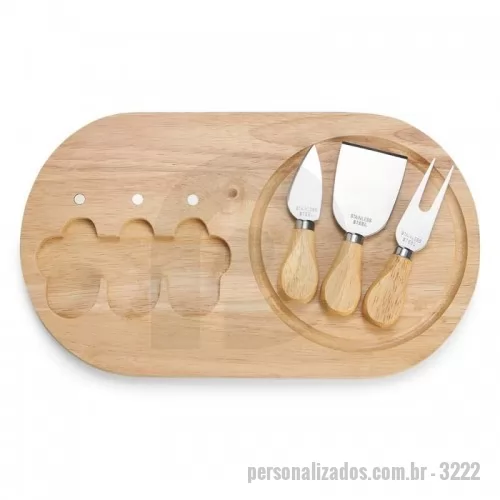 Tábua para frios queijos personalizada - Kit queijo 4 peças, contém: tábua de bambu com canaleta, faca com ponta, garfo e espátula. Tábua com imã para encaixe e fixação dos utensílios.