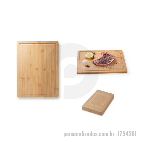 Tábua para frios queijos personalizada - Tábua de corte em bambu. Fornecido com caixa presente de papel kraft reciclado. Certificação EU Food Grade. A cor e o resultado da impressão nos materiais naturais pode variar entre produtos. 400 x 300 x 15 mm