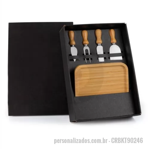 Tábua para petisco e patê personalizada - Kit Petisco/Queijo-5 Pçs Personalizado Petisqueira: 20x20x1,9cm Uma gravação a Laser na petisqueira. Caixa Preta 353x242x95 mm (AxLxP)