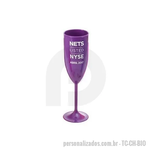 Taça personalizada - Taça de champanhe personalizada | Fantastic Brindes Capacidade: 160 ml Material: Plástico PS Cristal Medidas: 5,7 de largura boca , 6 cm de largura base e 20,5 de altura. Peso: 43 gramas Opção para personalização em serigrafia