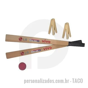 Taco bola personalizado - Jogo de Tacobol com 2 tacos, 2 casinhas e 1 bola de borracha personalizado.