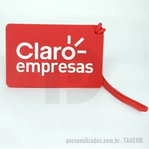 Tag personalizado - Chaveiro Emborrachado, Gravação em Alto relevo com a logo do cliente. Desenvolvimento de formato específico. Acabamento em cordão de nylon e argola (ou em corrente metálica e argola).