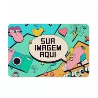 Tapete feito de poliéster, 100% personalizado através de sublimação, cores vivas, permanentes e muito bonita. Possui base de borracha antiderrapante e costuras nas laterais para melhor acabamento. Excelente custo vs benefício.