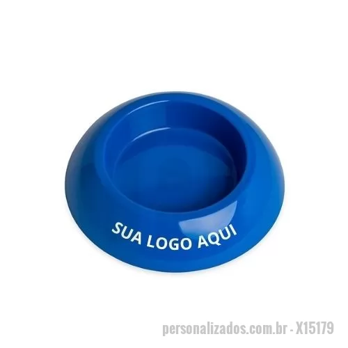 Tigela para Pets personalizada - Apresente seu cuidado com os pets com nossa Tigela Pet feita de polipropileno! Disponível em duas cores vibrantes, esta tigela é a escolha perfeita para facilitar a alimentação do seu amigo animal, proporcionando mais conforto e praticidade. Seu formato circular garante maior estabilidade, tornando as refeições ainda mais tranquilas. Porque alimentar seu pet com carinho e qualidade é essencial. Dimensões: 5 cm (altura) x 20,6 cm (largura).  Escolha um brinde que alia funcionalidade e estilo, demonstrando sua atenção aos detalhes e comprometimento com o bem-estar animal. Surpreenda seus clientes e colaboradores com um presente que faz a diferença!