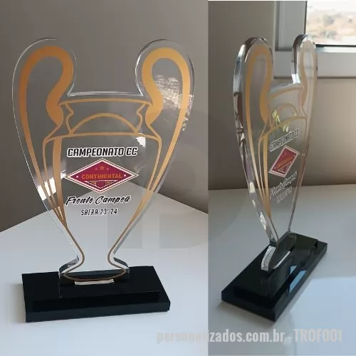 Troféu acrílico personalizado - Um troféu em acrílico personalizado 3D oferece várias vantagens;  Algumas das principais vantagens são:  Exclusividade: um troféu em acrílico personalizado 3D permite que você tenha um design exclusivo e personalizado para o seu evento. Com o projeto desenvolvido por nossos designers, você pode criar um troféu que seja verdadeiramente único e representativo do seu evento.  Durabilidade: o acrílico é um material resistente e durável que pode suportar riscos e danos menores. Isso significa que o troféu em acrílico personalizado 3D que você compra pode durar por muitos anos e continuar a ser uma lembrança valiosa para o vencedor.  Aparência atraente: o acrílico tem uma aparência moderna e elegante que pode adicionar um toque de sofisticação ao seu evento.  Variedade de opções: com o projeto personalizado desenvolvido por nossos designers, você tem a liberdade de escolher o tamanho, a forma, as cores e os detalhes do seu troféu. Isso permite que você crie um troféu que se adapte perfeitame