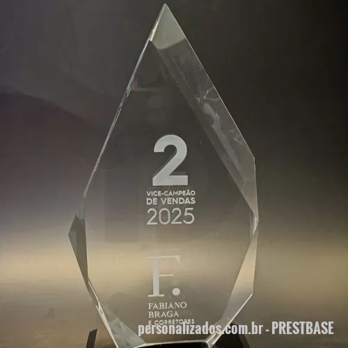 Troféu de cristal ou vidro personalizado - Troféu de cristal com base de cristal preta com gravação a laser interna