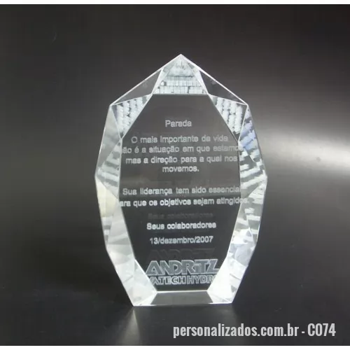 Troféu de cristal ou vidro personalizado - Troféu de cristal com gravação a laser interna.