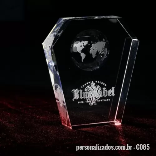 Troféu de cristal ou vidro personalizado - Troféu de cristal com gravação a laser interna. Medidas da peça: 12cm x 10cmx  3cm. 