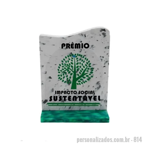 Troféu ecológico personalizado - Green Plasticaria, fabricado 100% com plástico reciclado, produto inovador e eco sustentável, medindo 12,0x15,0cm , a escolha ideal para o meio ambiente e para adequação às estratégias corporativas de ESG.