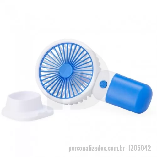 Ventilador portátil com cabo USB personalizado - Mini ventilador plástico recarregável com base removível e botão de acionamento. Acompanha cabo usb