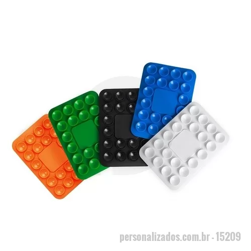 Ventosa personalizada - Libere o uso das mãos e utilize nossa ventosa para fixar celulares em superfícies lisas. Produzida em PVC flexível, conta com 20 ventosas que garantem a fixação dos celulares em superfícies como mesas, espelhos, janelas e até no carro, sem a necessidade de ferramentas extras. Basta remover o adesivo 3M, colá-lo no celular e fixá-lo na superfície. Além de sua praticidade, o suporte oferece um espaço exclusivo para personalização, tornando-se uma excelente opção para divulgar a marca do cliente.