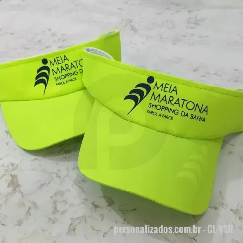 Viseira personalizada - Viseira produzida em microfibra, com acabamento em viés.