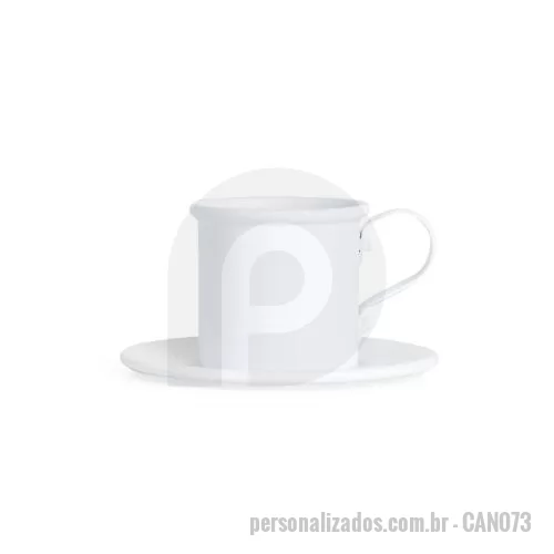 Xícara personalizada - Xícara com capacidade de 100ml acompanhada de pires, ambos produzidos em alumínio, material leve e adequado para o uso cotidiano. Seu formato compacto é especialmente indicado para servir cafés expressos, chás, degustações e pequenas porções de bebid